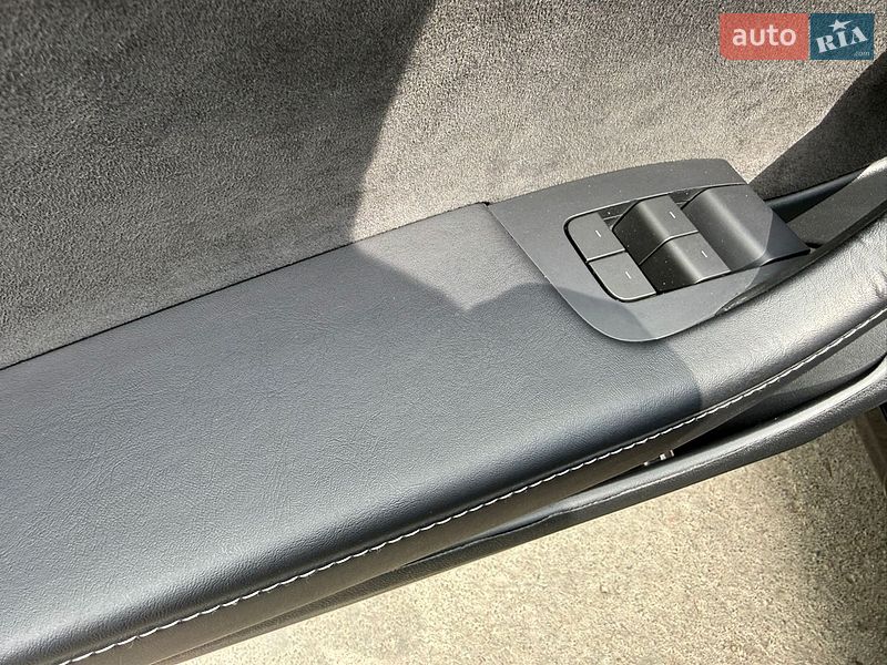 Седан Tesla Model 3 2023 в Киеве