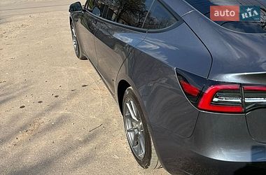 Седан Tesla Model 3 2023 в Харкові