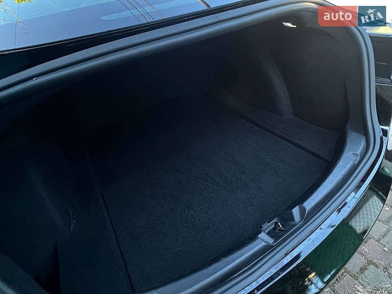 Седан Tesla Model 3 2019 в Одесі