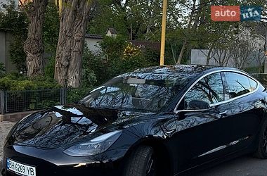 Седан Tesla Model 3 2019 в Одесі