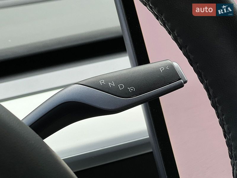 Седан Tesla Model 3 2022 в Львове