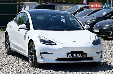 Седан Tesla Model 3 2022 в Бердичеве