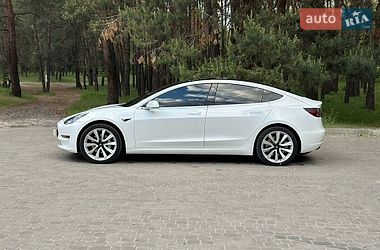 Седан Tesla Model 3 2018 в Кременчуці