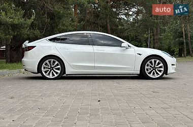 Седан Tesla Model 3 2018 в Кременчуці