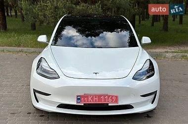 Седан Tesla Model 3 2018 в Кременчуці