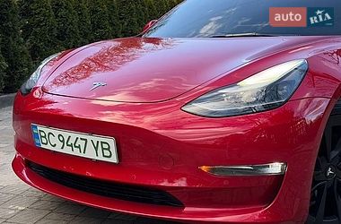 Седан Tesla Model 3 2021 в Киеве