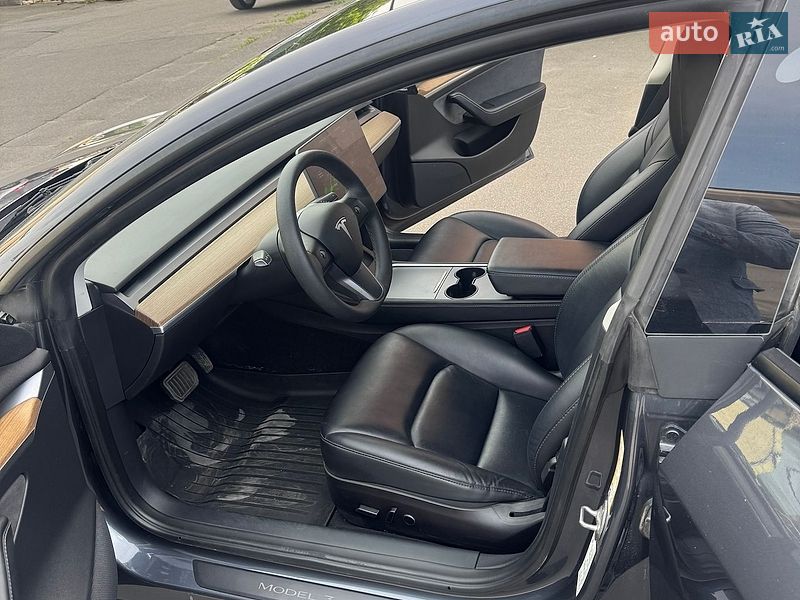 Седан Tesla Model 3 2022 в Киеве