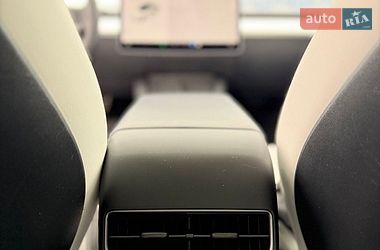 Седан Tesla Model 3 2022 в Броварах