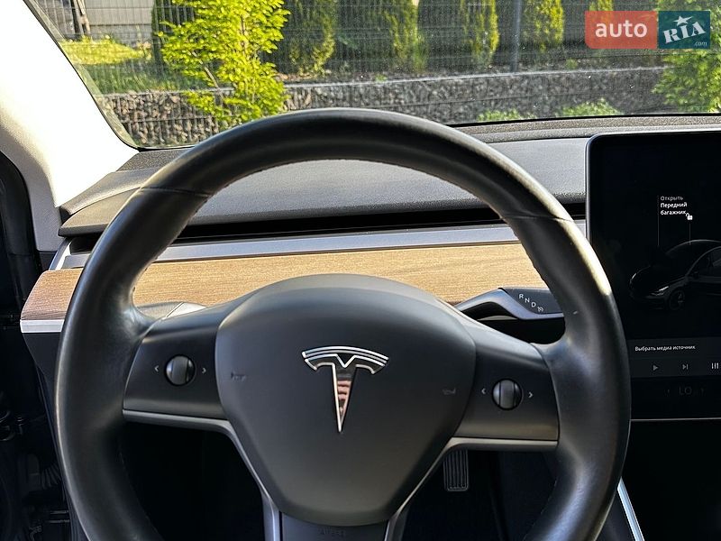 Седан Tesla Model 3 2018 в Луцке