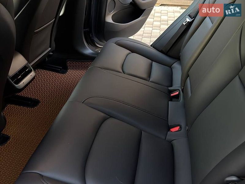 Седан Tesla Model 3 2023 в Запорожье
