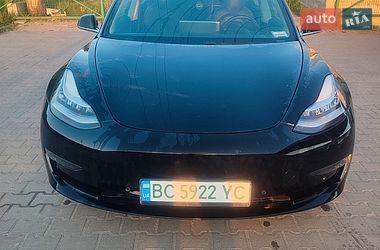 Седан Tesla Model 3 2018 в Львове