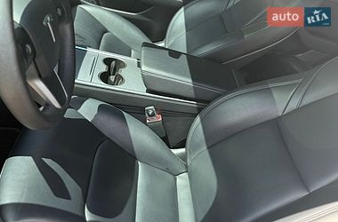 Седан Tesla Model 3 2021 в Львові