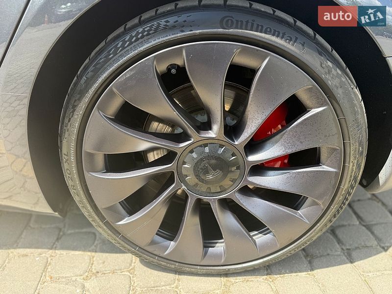 Седан Tesla Model 3 2021 в Львові