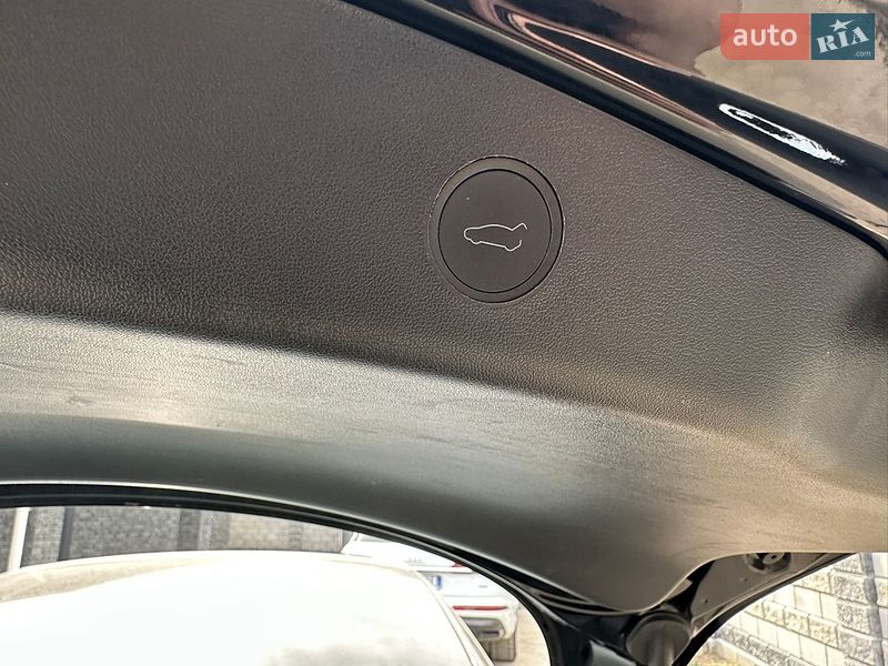 Седан Tesla Model 3 2022 в Києві