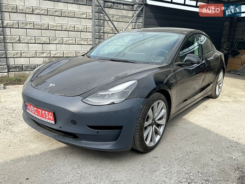 Седан Tesla Model 3 2022 в Києві