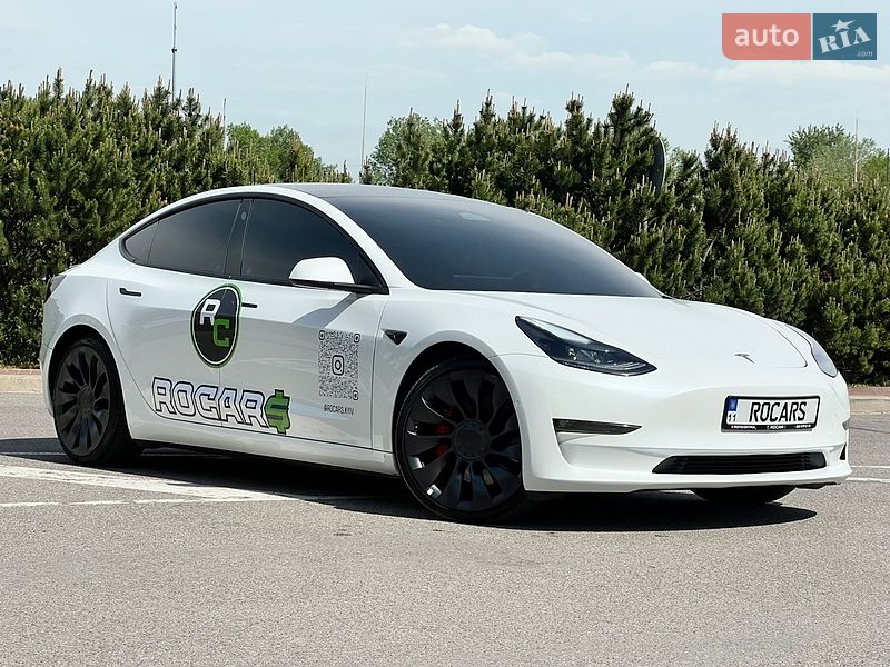 Седан Tesla Model 3 2022 в Киеве