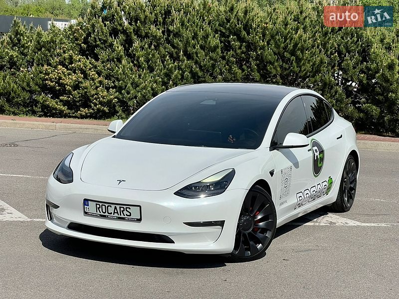 Седан Tesla Model 3 2022 в Киеве