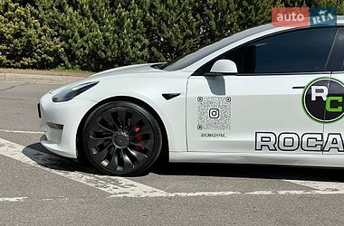 Седан Tesla Model 3 2022 в Киеве