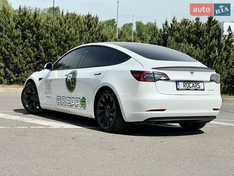 Седан Tesla Model 3 2022 в Киеве