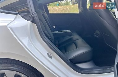 Седан Tesla Model 3 2022 в Киеве