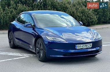Седан Tesla Model 3 2024 в Киеве