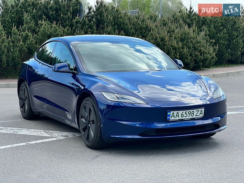 Седан Tesla Model 3 2024 в Киеве