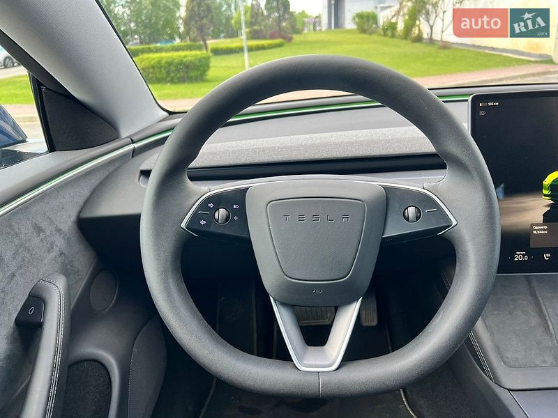 Седан Tesla Model 3 2024 в Киеве