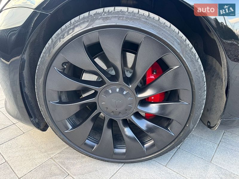 Седан Tesla Model 3 2023 в Житомирі