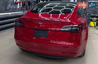 Седан Tesla Model 3 2022 в Вишгороді