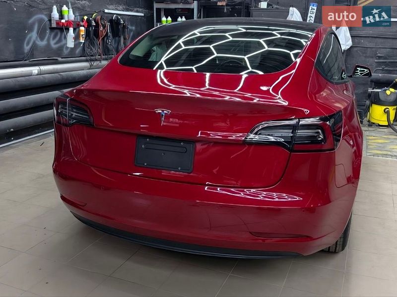 Седан Tesla Model 3 2022 в Вишгороді