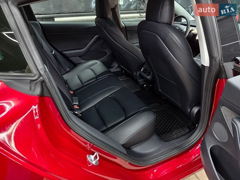 Седан Tesla Model 3 2022 в Вишгороді