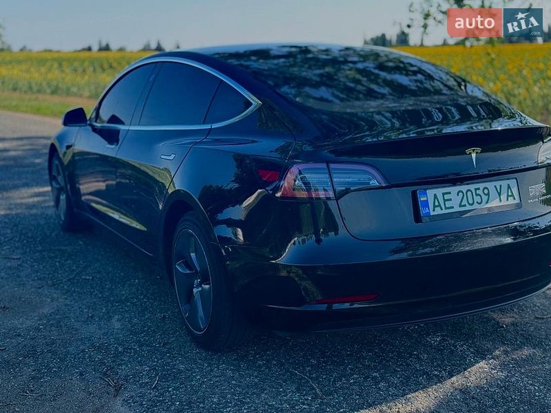 Седан Tesla Model 3 2019 в Киеве