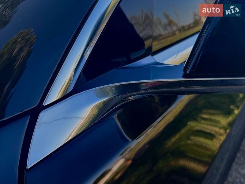 Седан Tesla Model 3 2019 в Киеве