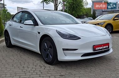Седан Tesla Model 3 2021 в Львове