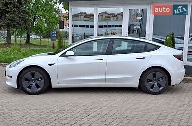 Седан Tesla Model 3 2021 в Львове