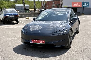 Седан Tesla Model 3 2025 в Рівному