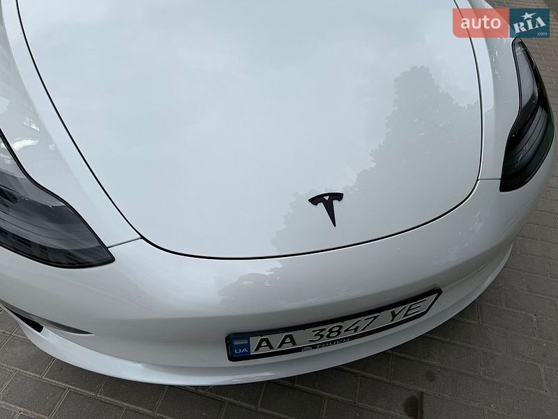 Седан Tesla Model 3 2020 в Києві