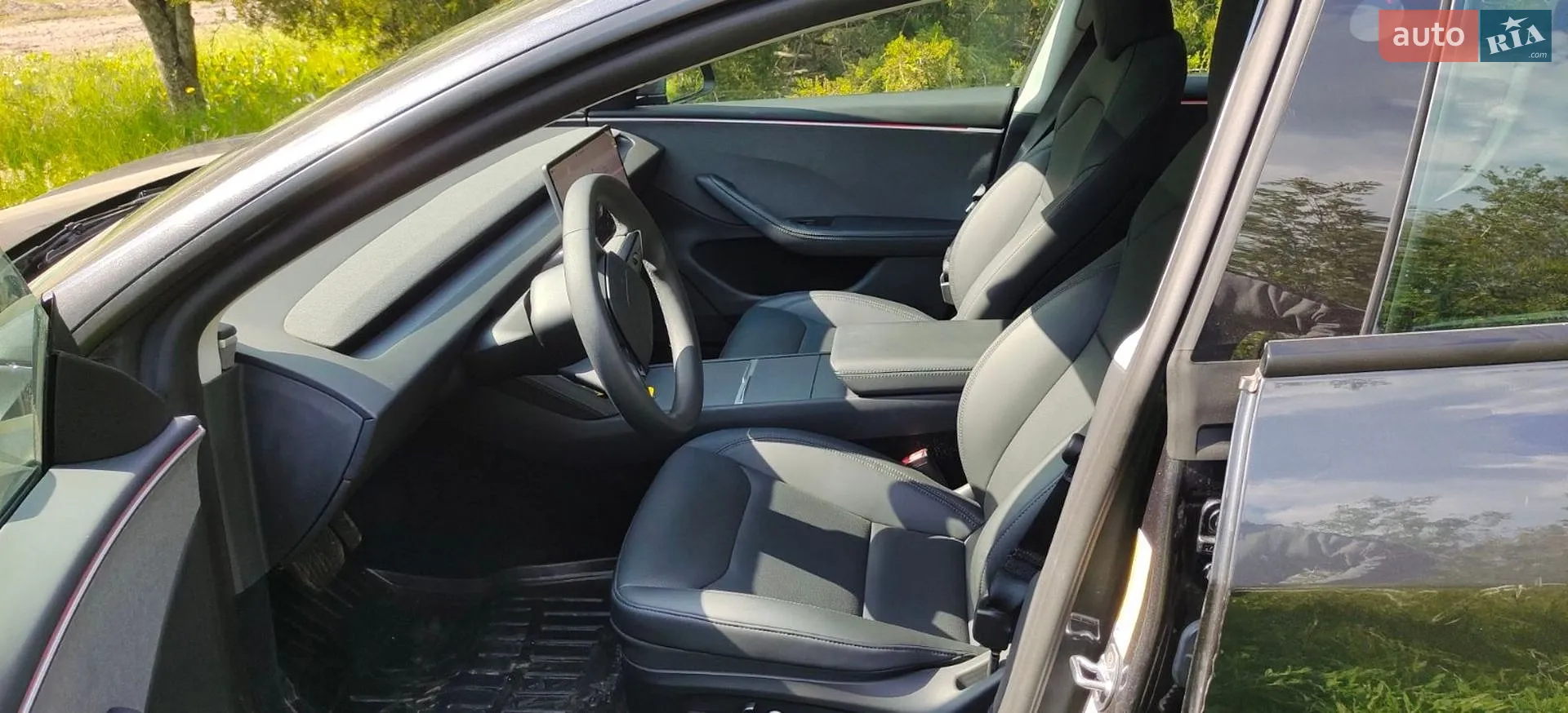 2025 Tesla Model 3 - мініатюра 12