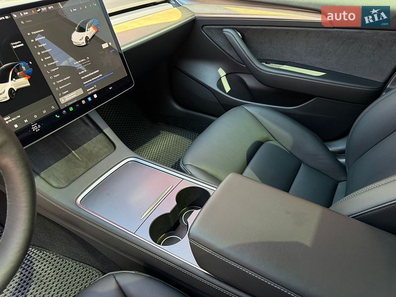 Седан Tesla Model 3 2021 в Києві