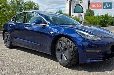 Седан Tesla Model 3 2018 в Києві