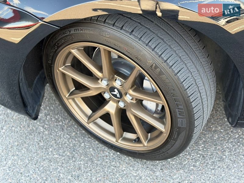 Седан Tesla Model 3 2022 в Киеве