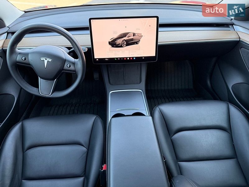 Седан Tesla Model 3 2022 в Киеве