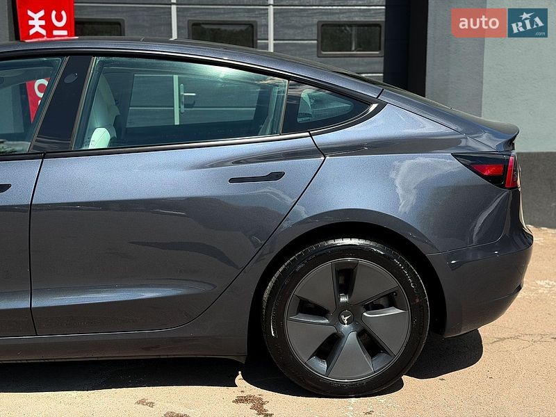 Седан Tesla Model 3 2023 в Киеве