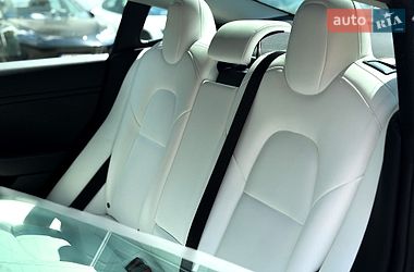 Седан Tesla Model 3 2023 в Киеве
