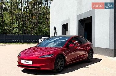 Седан Tesla Model 3 2024 в Києві