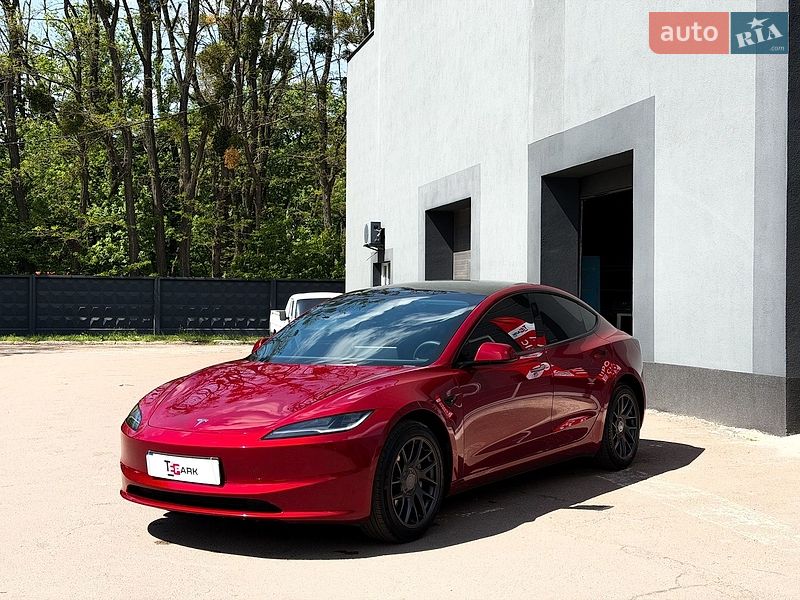 Седан Tesla Model 3 2024 в Києві