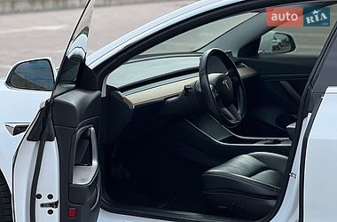 Седан Tesla Model 3 2018 в Харькове