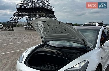 Седан Tesla Model 3 2018 в Харькове