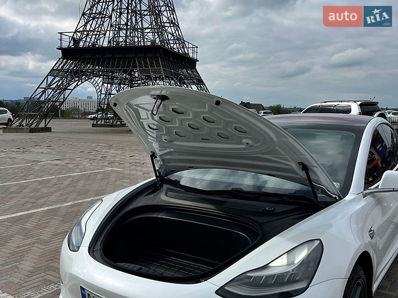 Седан Tesla Model 3 2018 в Харькове