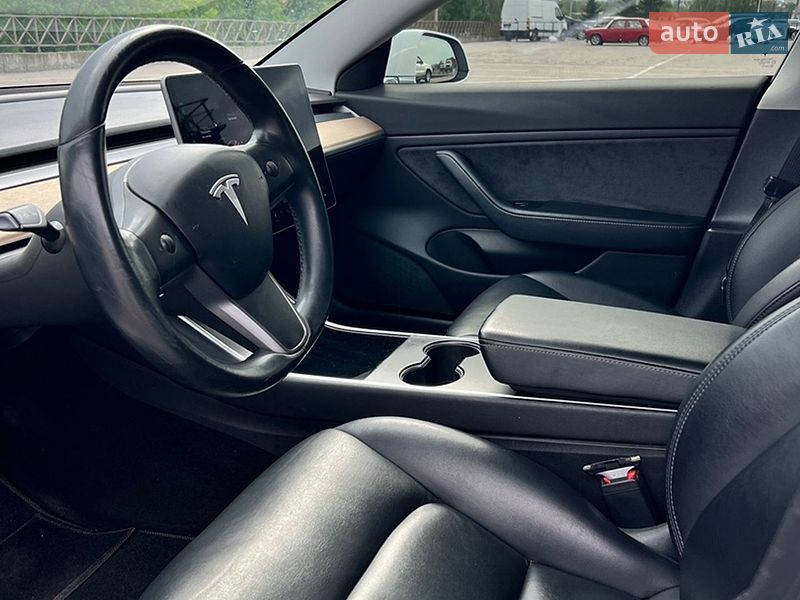 Седан Tesla Model 3 2018 в Харькове